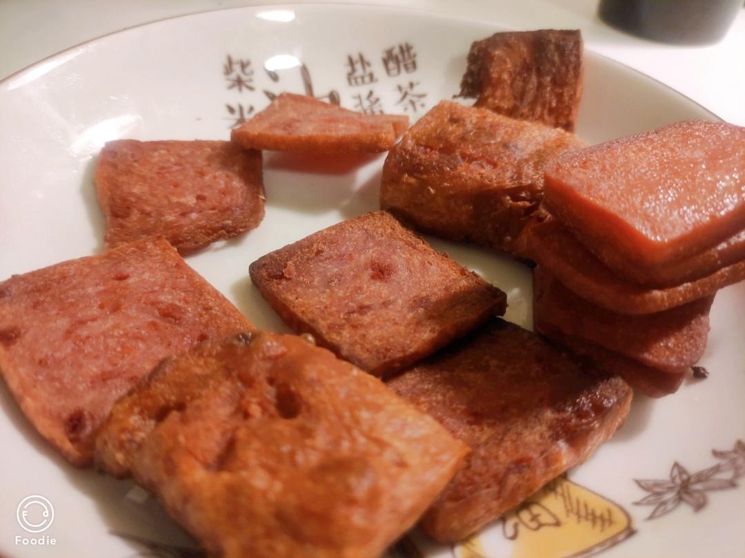 超简单不溅油的香煎午餐肉