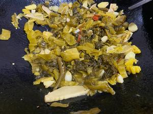 重庆酸菜鱼（一定要用猪油炒料哟）的做法 步骤17