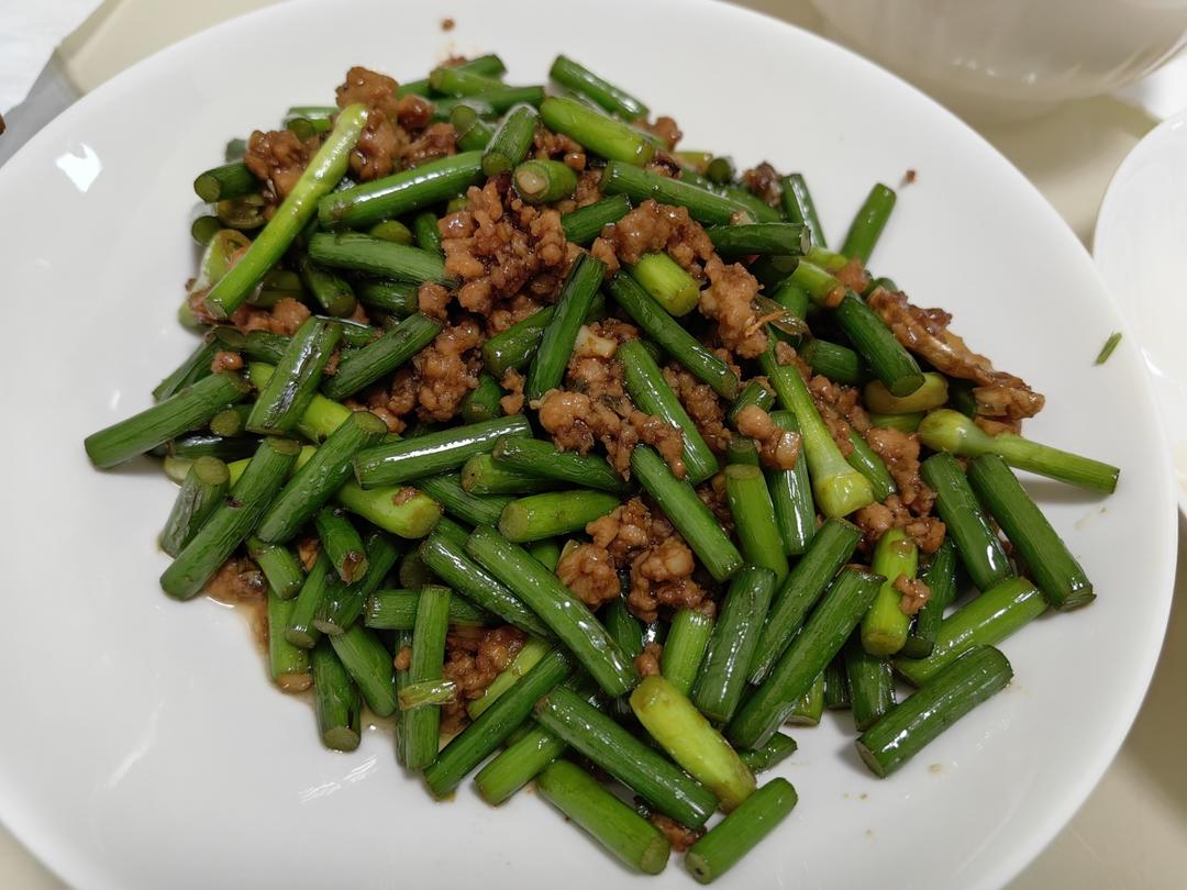 蒜苔炒肉末，三碗米饭都不够吃