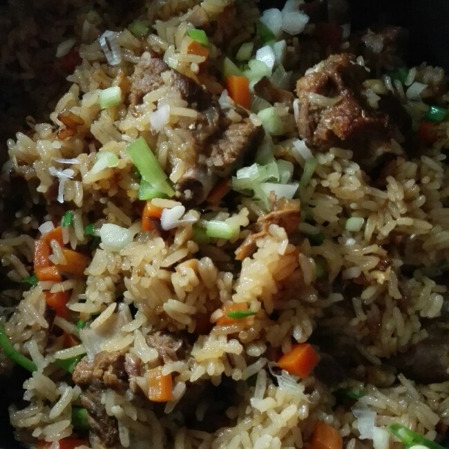 喷香排骨焖饭（爆好吃）