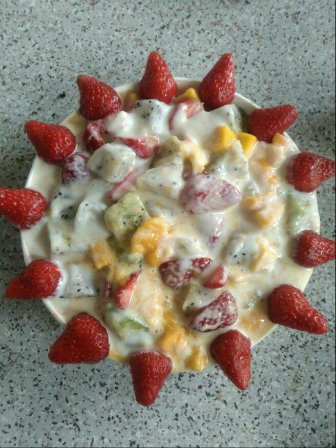 香蕉酸奶水果捞