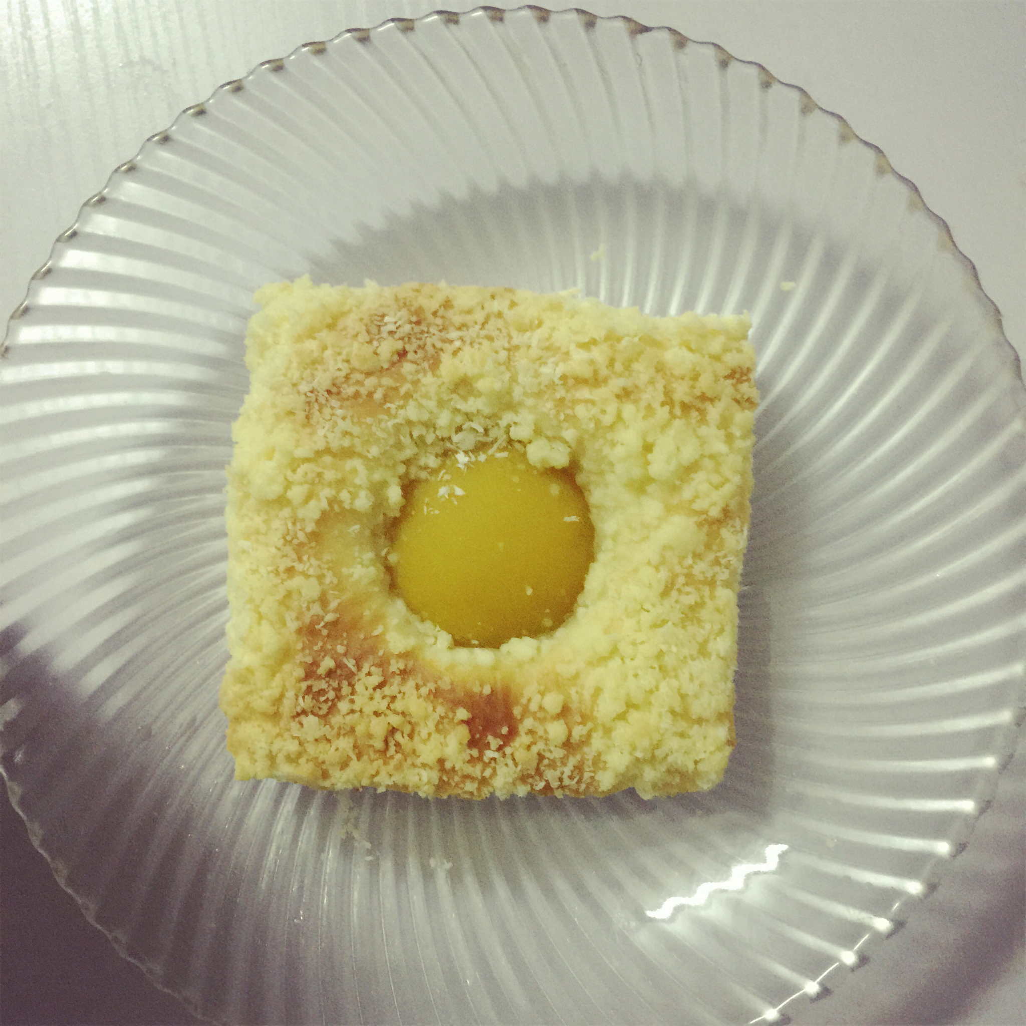 黄桃酥粒面包