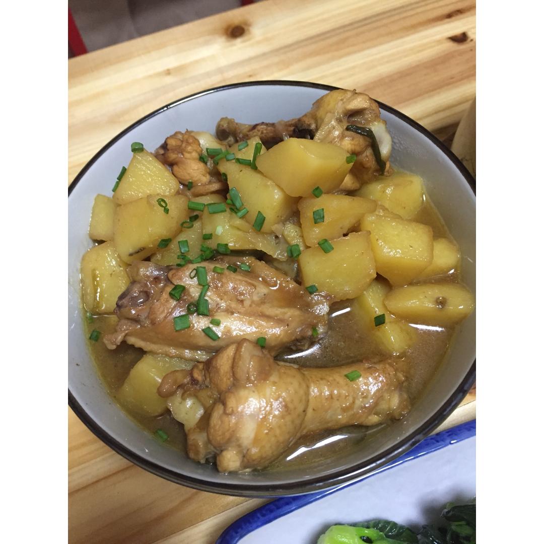 土豆炖翅根