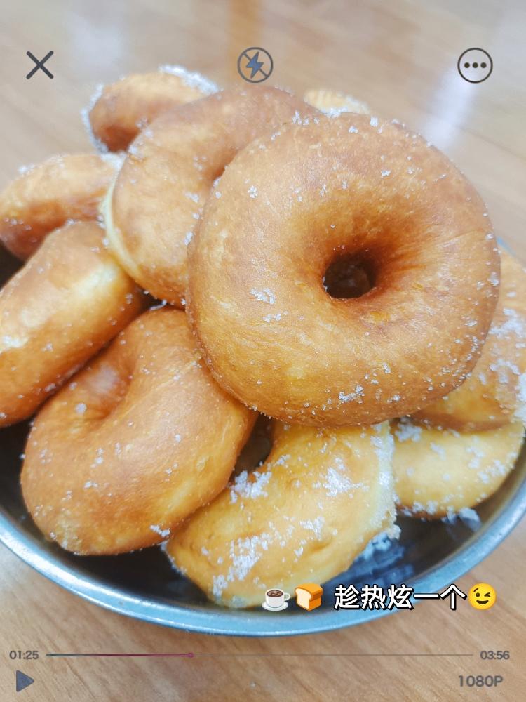 🍩超快手一小时低糖无需烤箱的甜甜圈（详细视频）