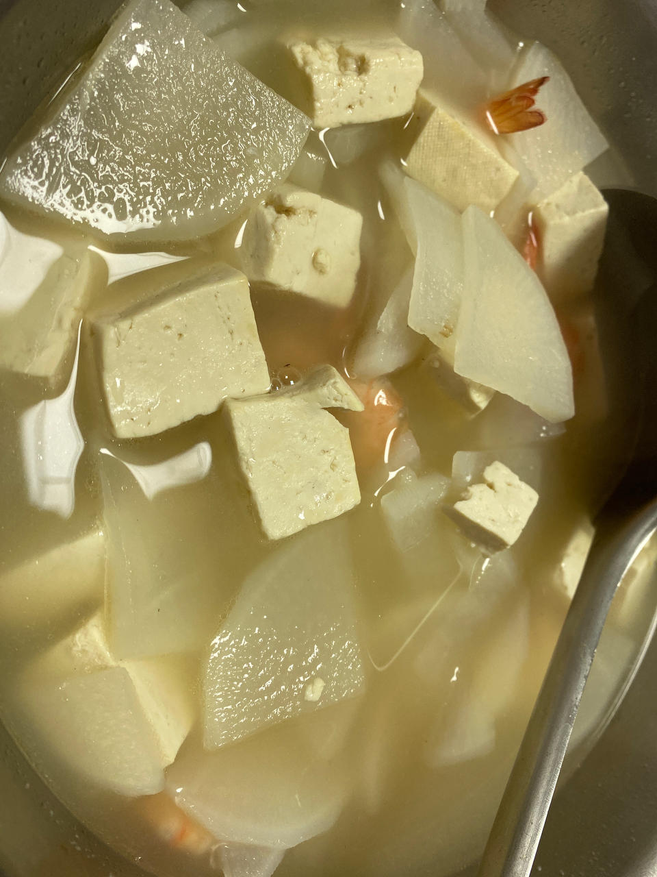 白萝卜豆腐汤
