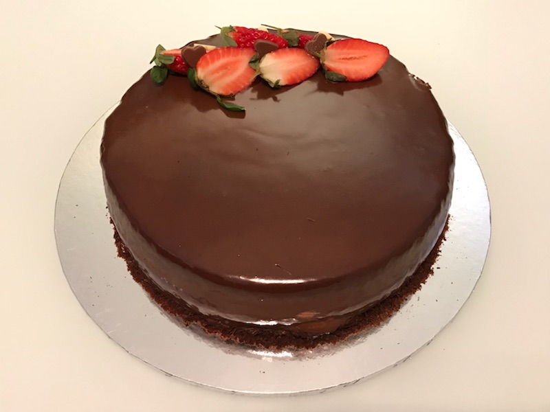 草莓巧克力镜面蛋糕