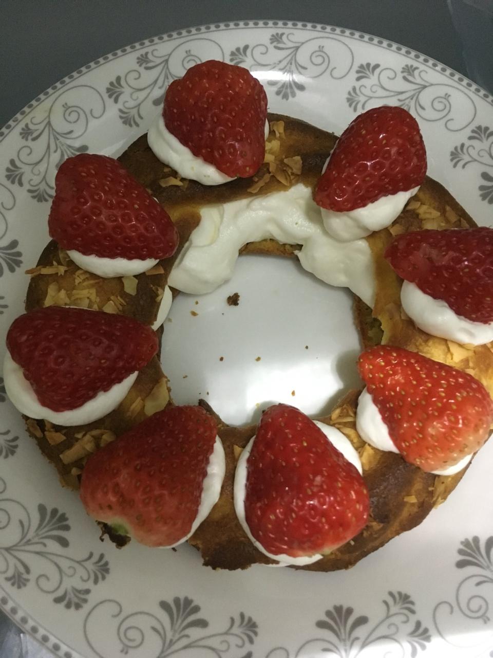 幸福环抱花环泡芙