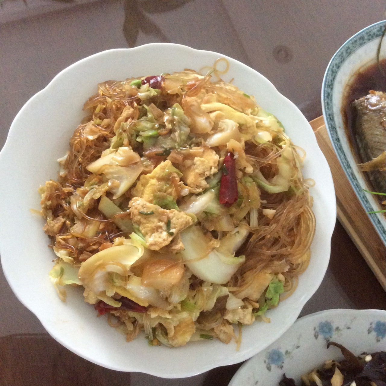 包菜粉丝炒鸡蛋