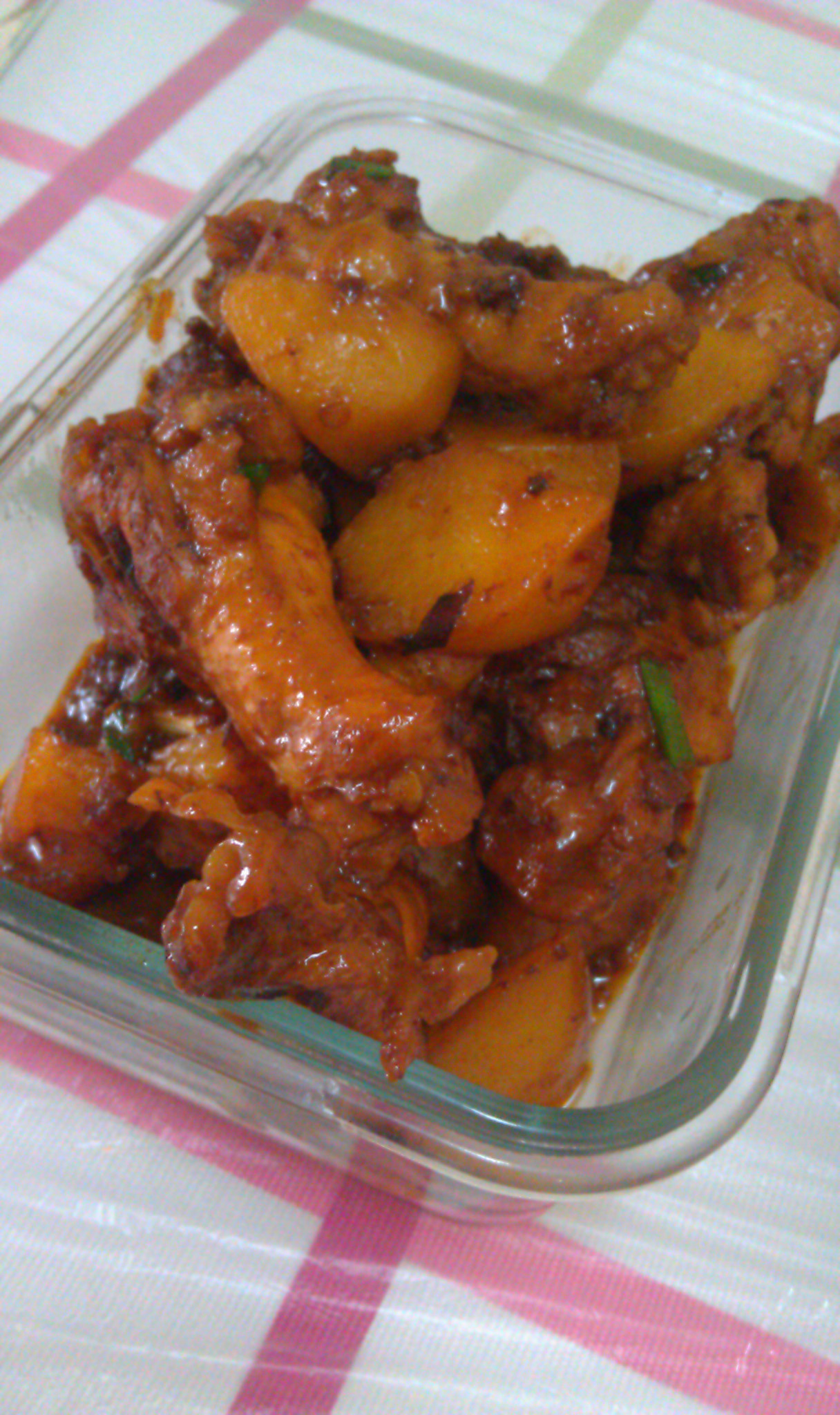 土豆炖翅根