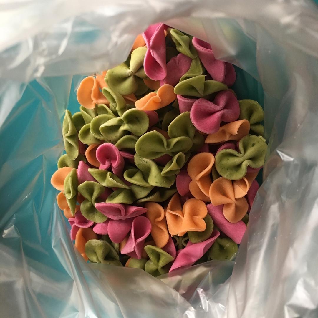 五彩蔬果蝴蝶面儿童面