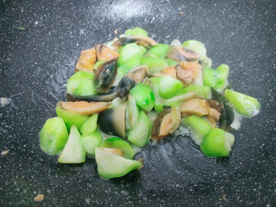 丝瓜皮蛋豆腐汤