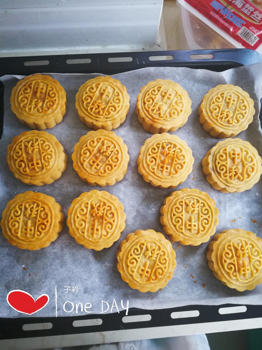 广式月饼—蛋黄莲蓉月饼