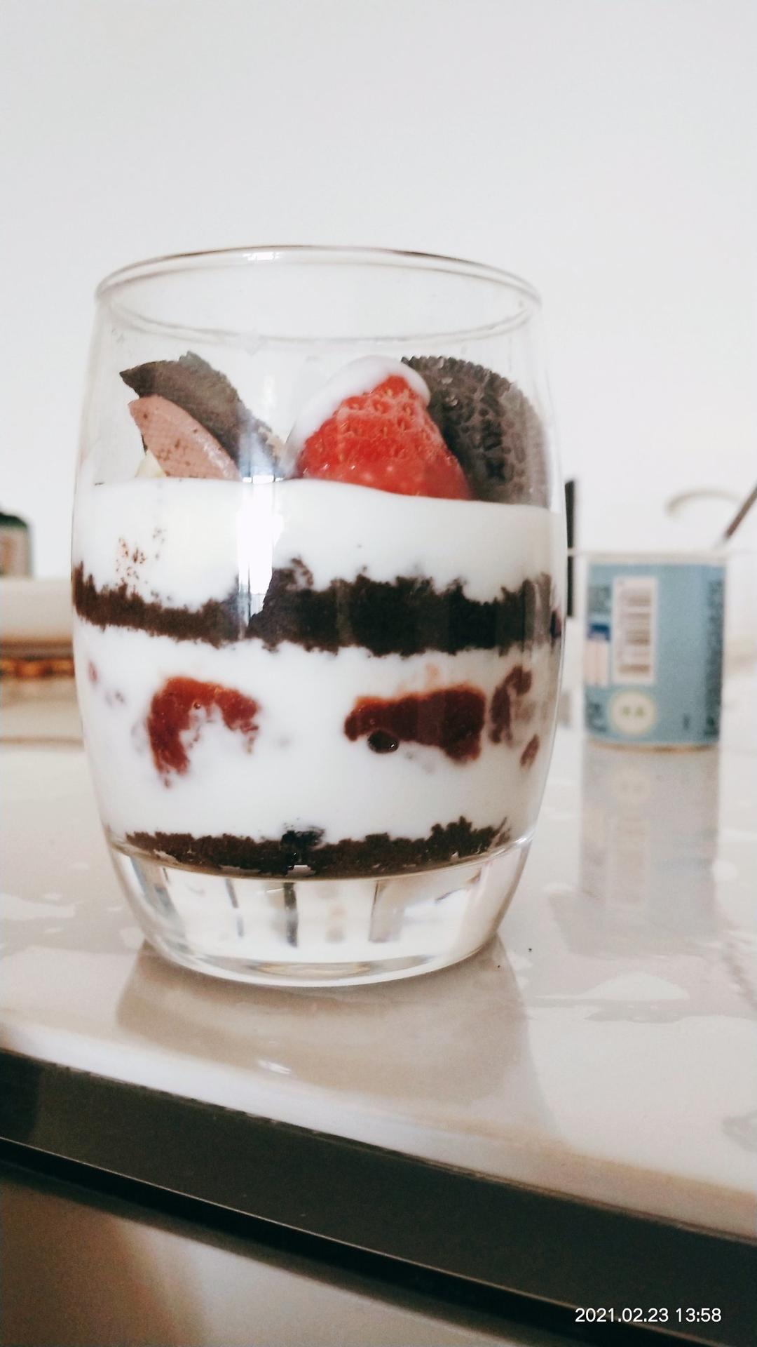 五分钟超快手甜品🍓网红奥利奥草莓酸奶杯