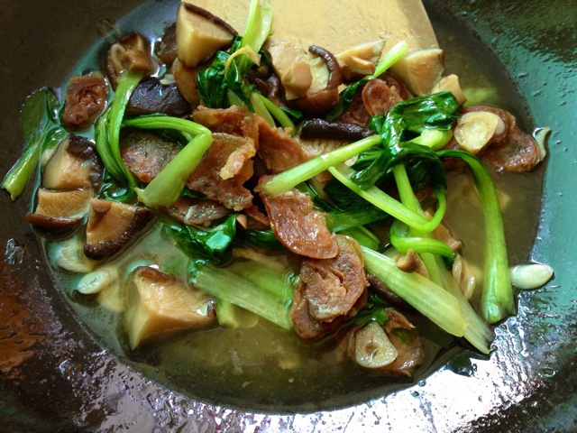 蘑菇菜心炒腊肠