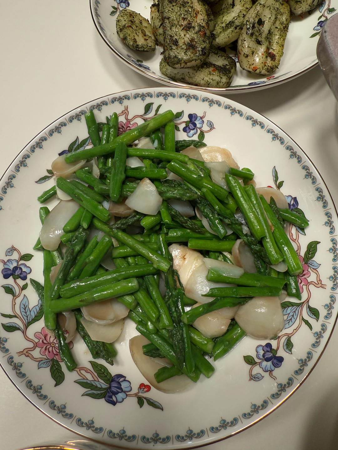 春之清新扑面而来的芦笋鲜百合