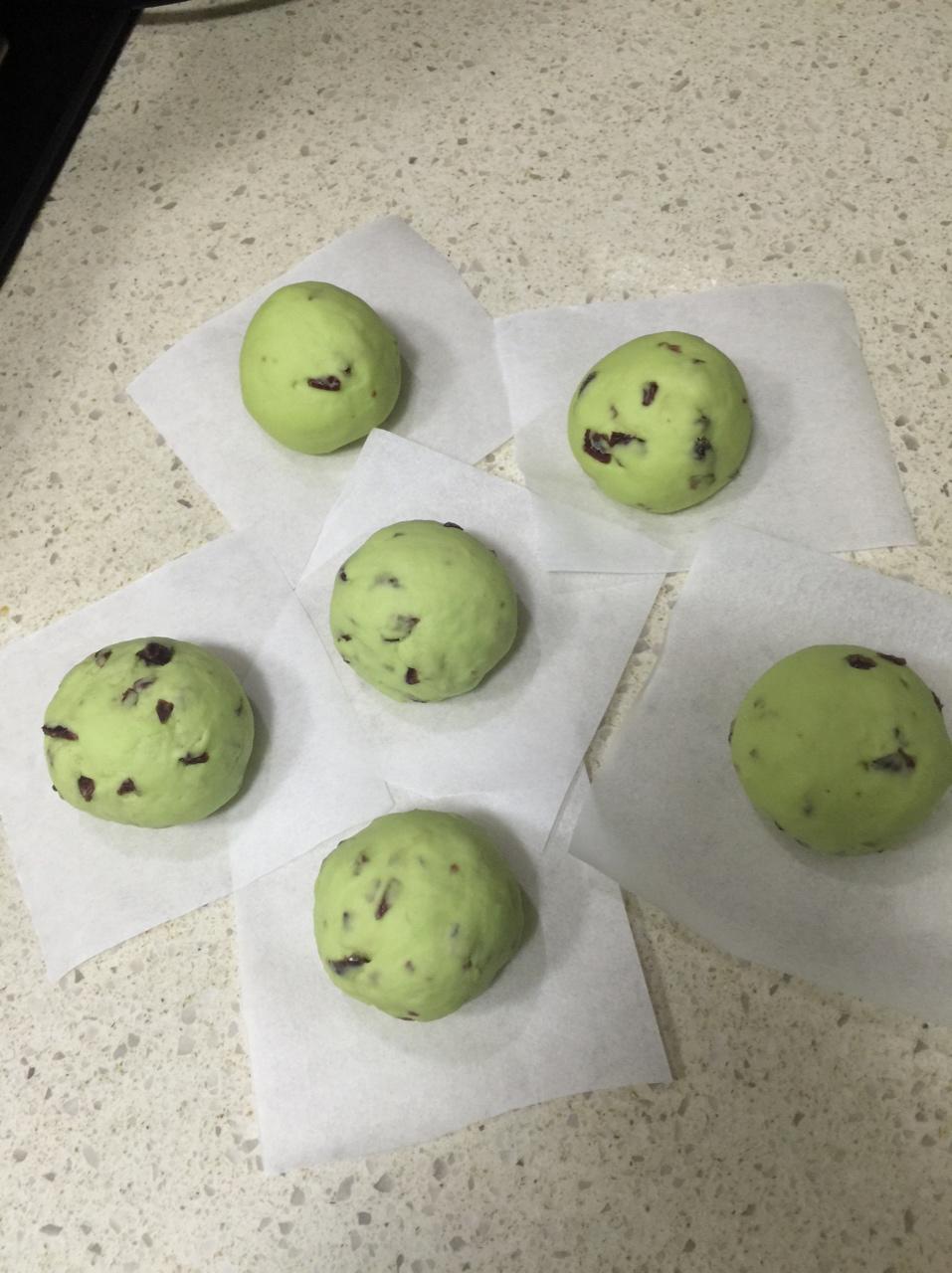 菠菜汁蔓越莓馒头