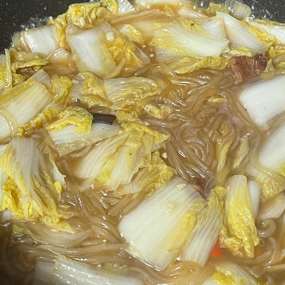 很香的白菜炖五花肉