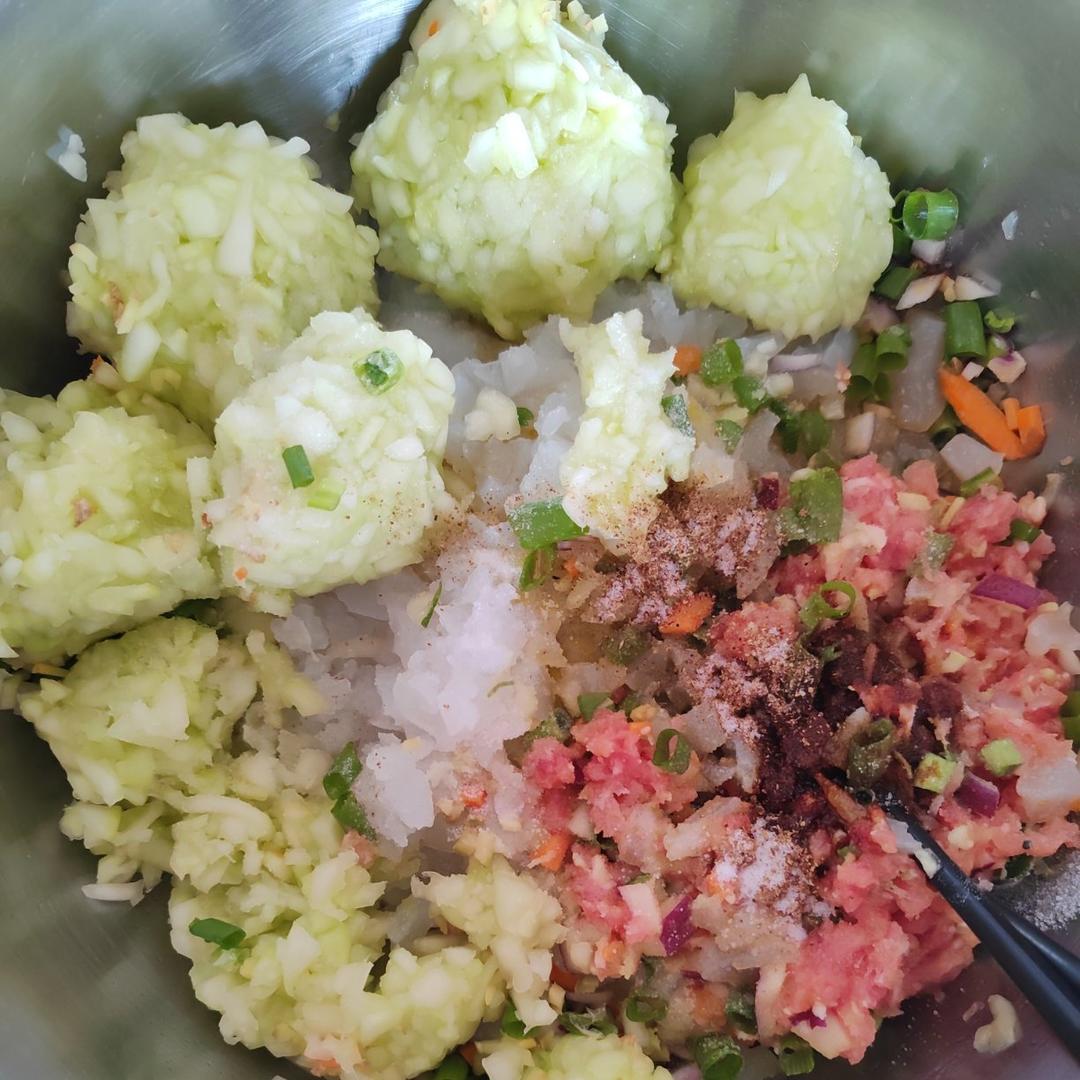 葫芦肉粉馅包子