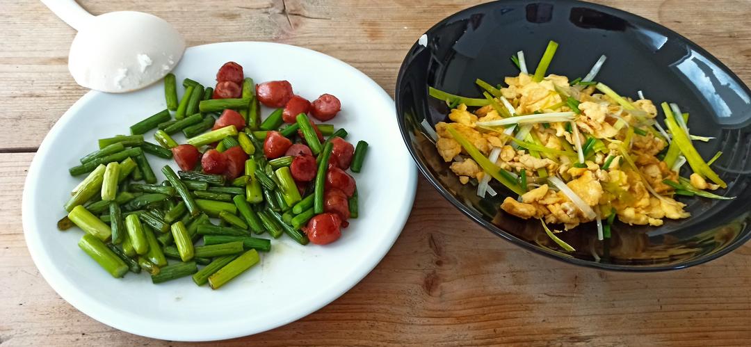 炒下饭的蒜苗炒腊肠（四川香辣腊肠）