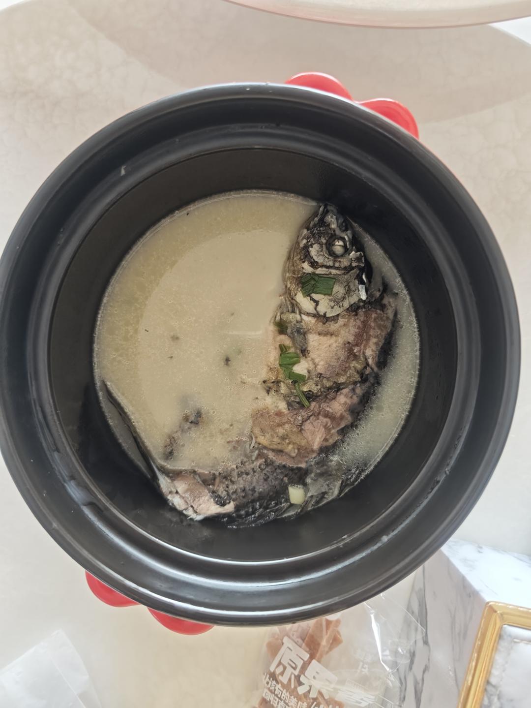 奶白鲫鱼豆腐汤|一条鱼最后的温柔