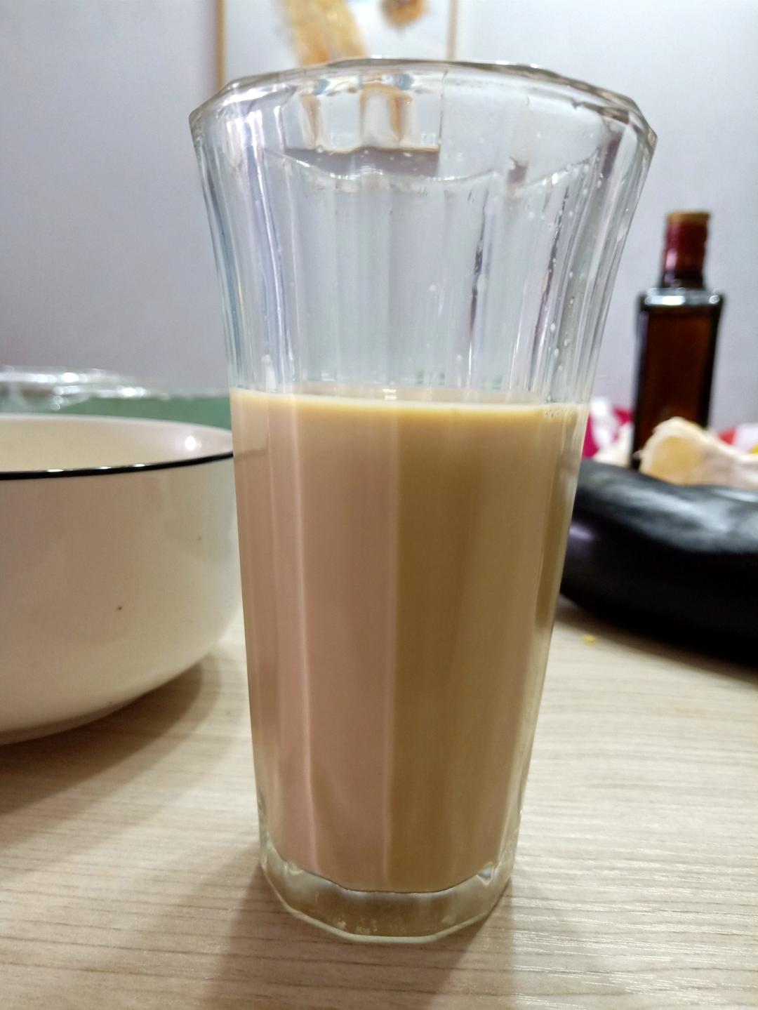 简单自制奶茶（没有奶腥味的秘诀，超详细）
