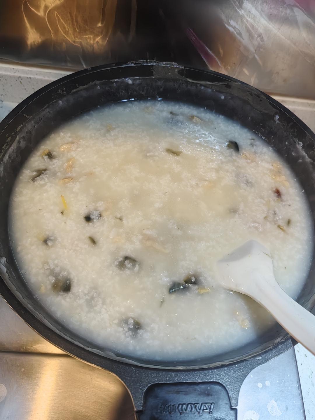 十五分钟快手之香滑皮蛋瘦肉粥(附五分钟电饭煲电压力锅更快捷方法)
