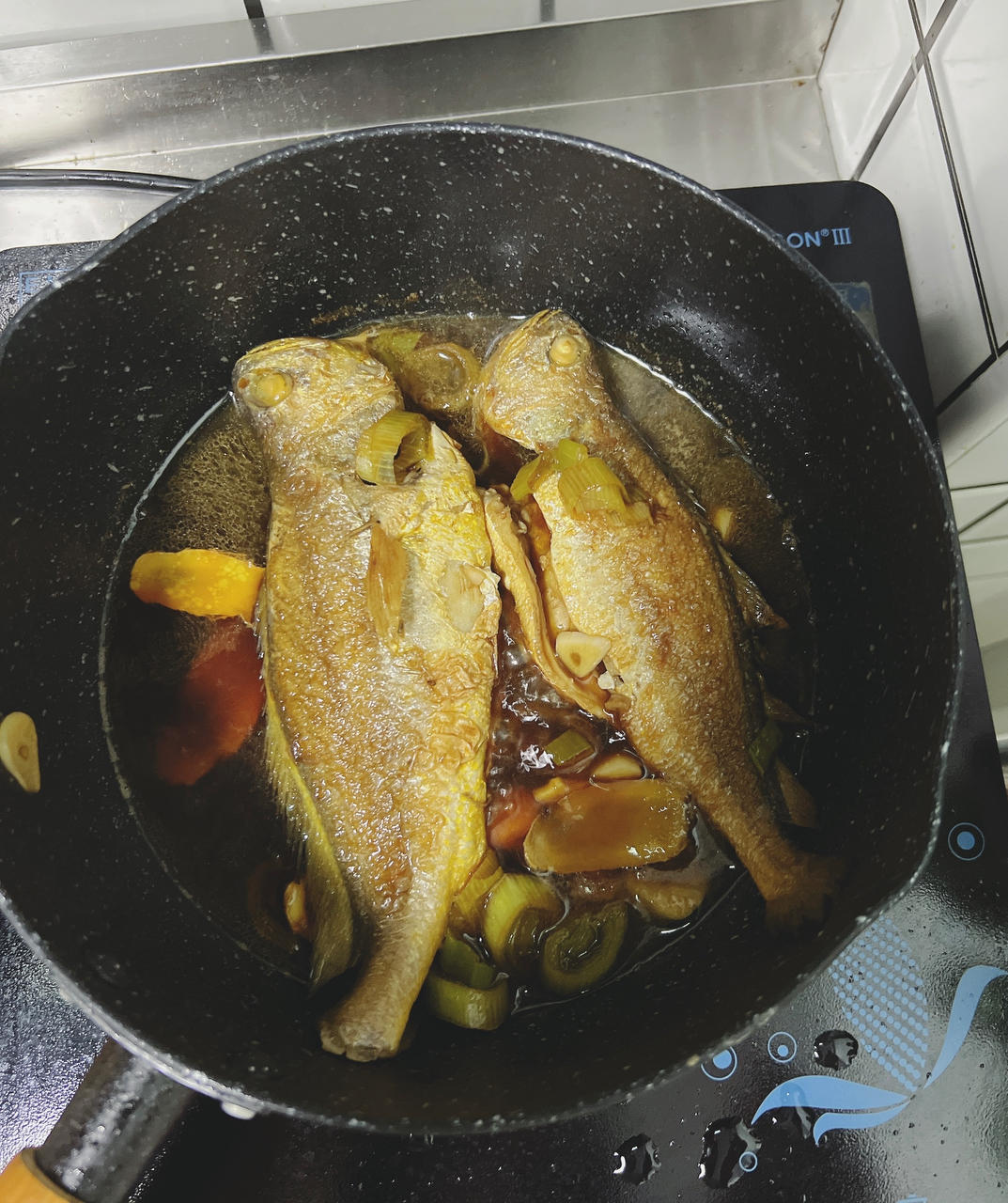 红烧黄鱼—鱼皮不破的小窍门