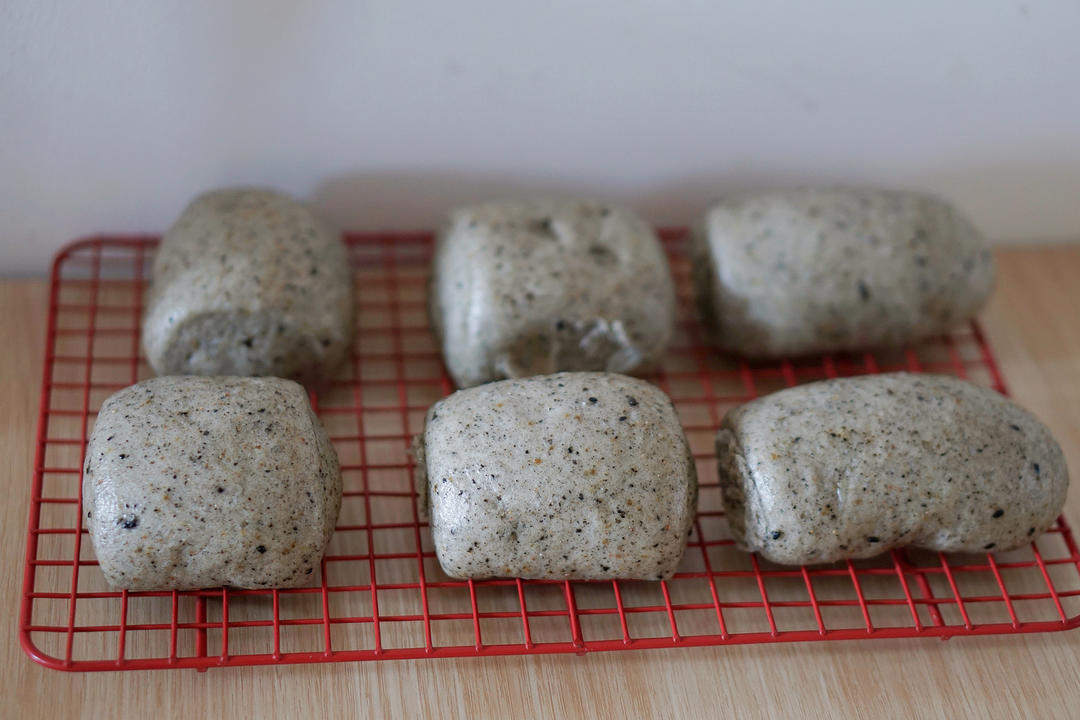 奶香黑芝麻刀切馒头