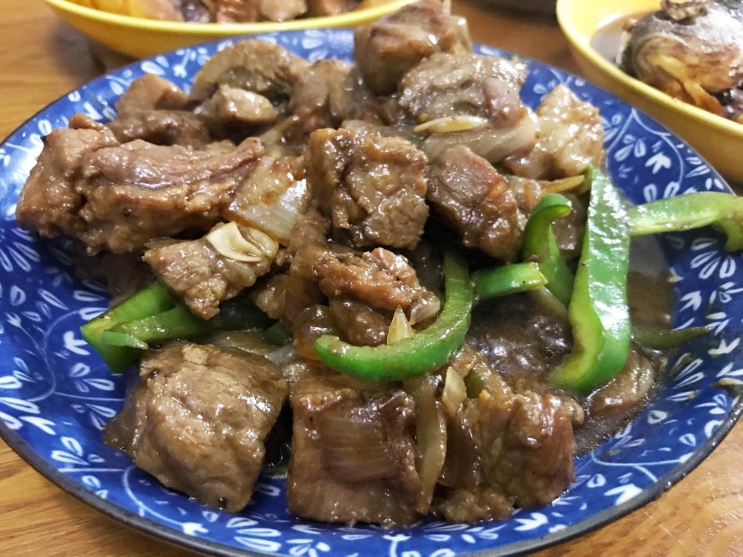 秘制铁板黑椒牛肉粒