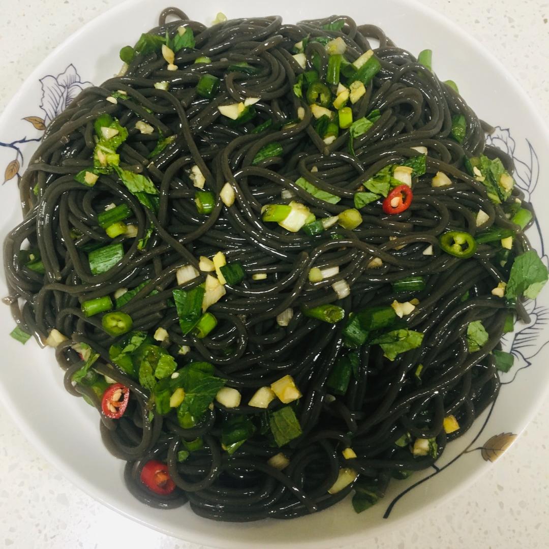 凉拌蕨根粉