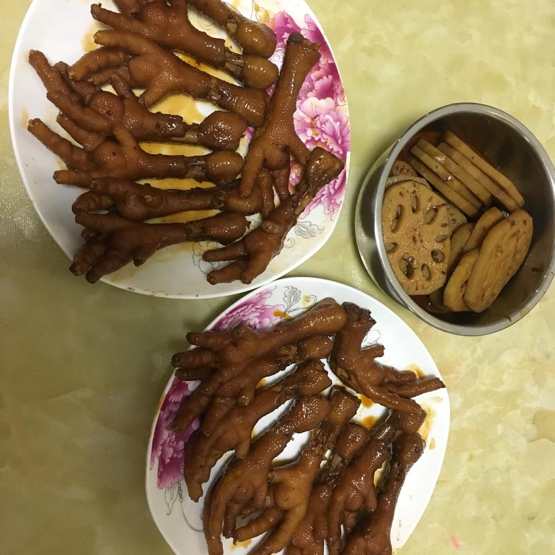 香辣鸭翅、鸭掌&鲍汁焖凤爪