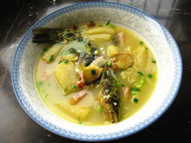 竹荪昂棘鱼汤的做法