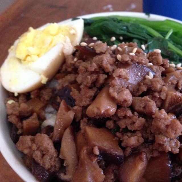 家常卤肉饭