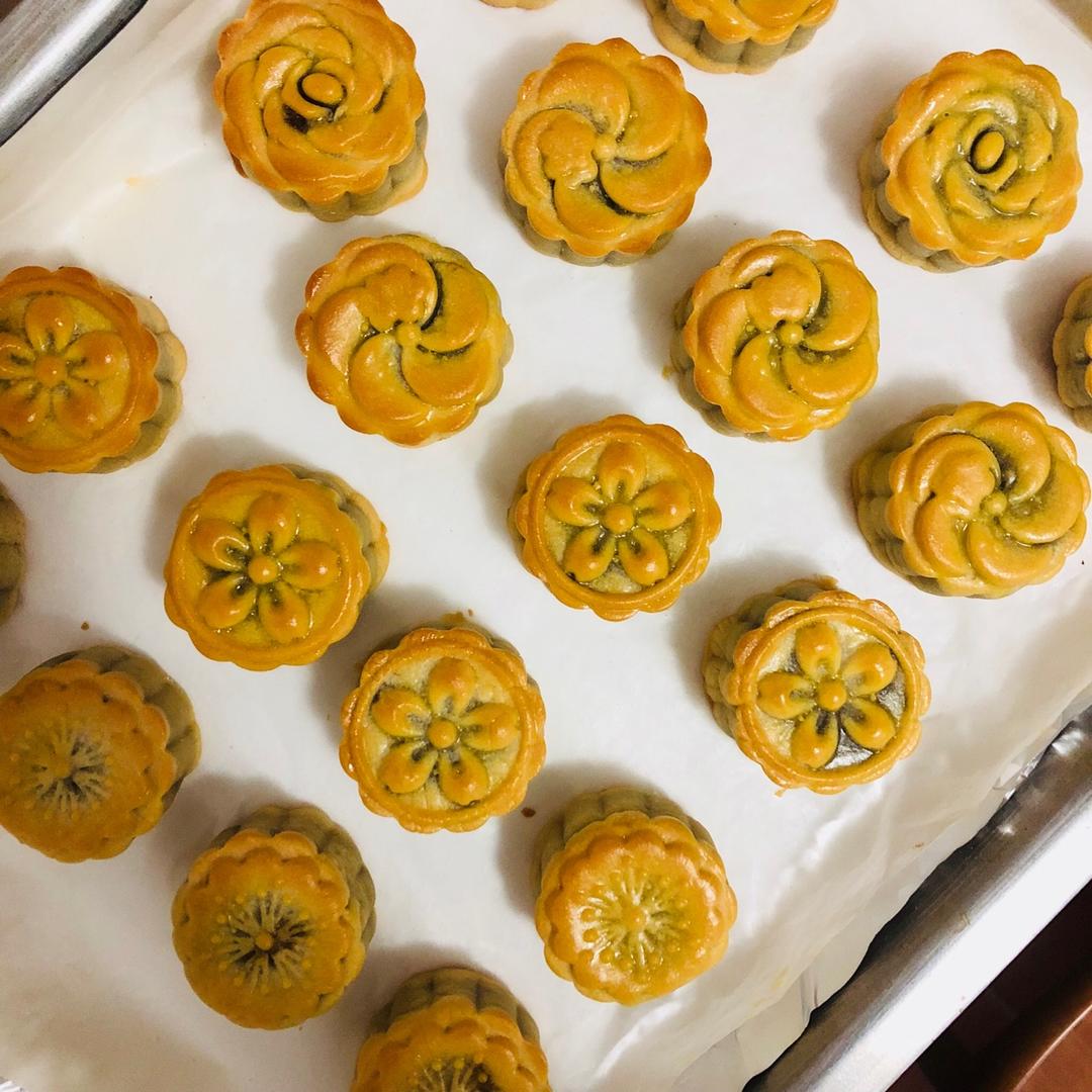 广式月饼——蛋黄莲蓉月饼