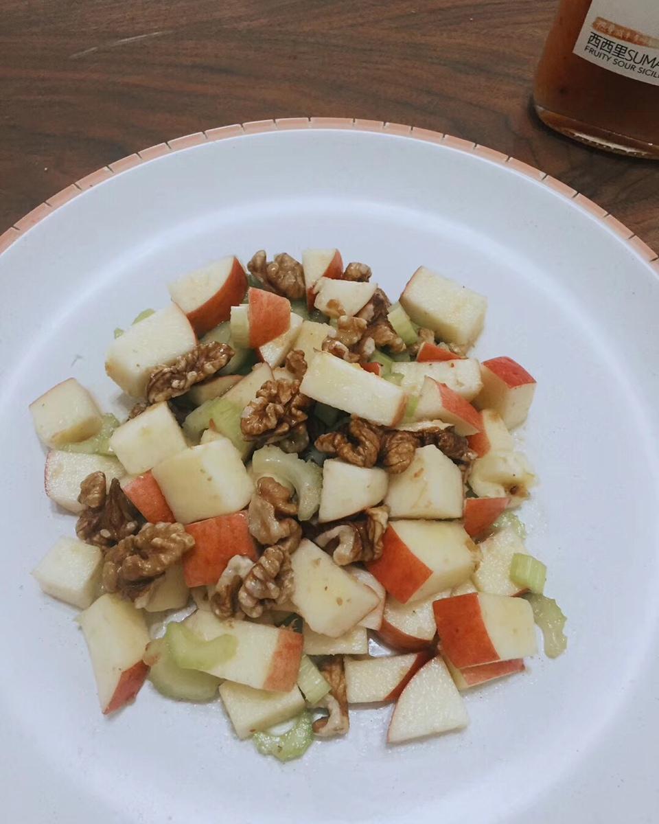 致敬经典：华尔道夫沙拉