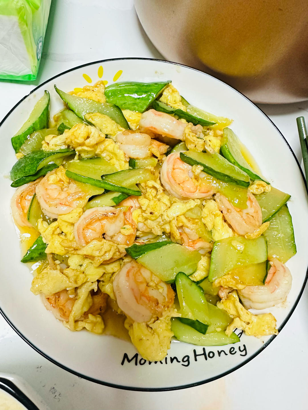 清爽可口的虾仁黄瓜炒鸡蛋