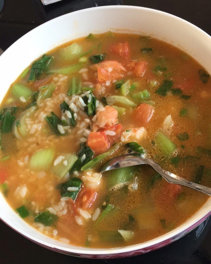 一锅三菜（骨头汤+米饭+蒸茄子）