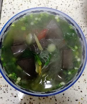 鸭血菠菜粉丝汤的做法 步骤8