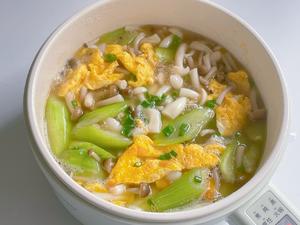 低脂低卡‼️鲜美快手汤‼️丝瓜菌菇汤‼️好吃不胖天的做法 步骤9