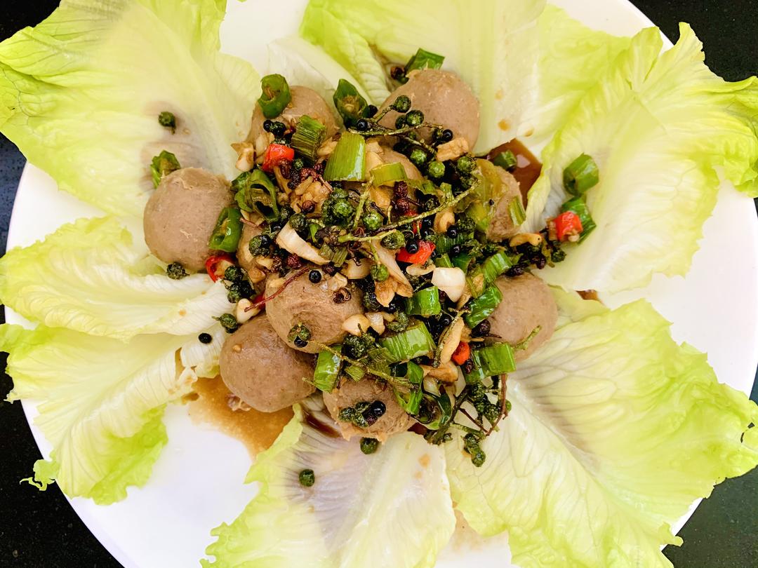 藤椒牛肉丸子的做法