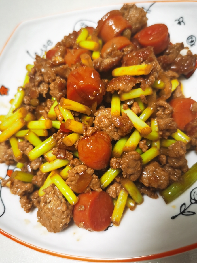 下饭菜——蒜苔肉糜火腿肠的做法
