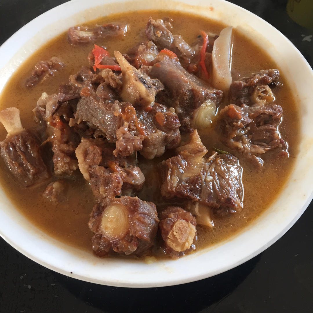 牛尾炖白萝卜汤