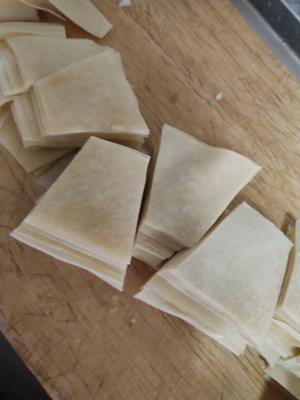 干豆腐炖土豆片的做法 步骤1