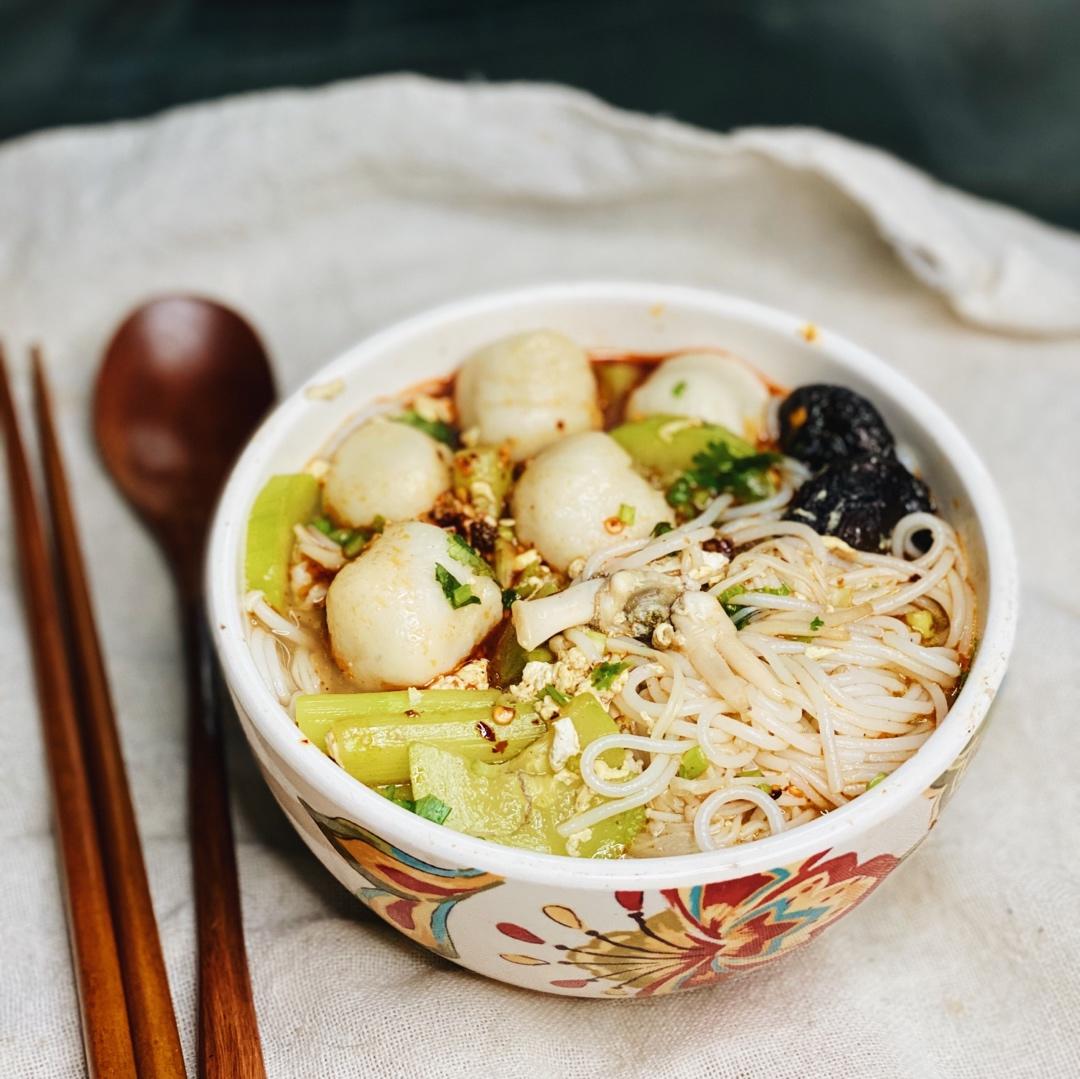 姆咪的爪做的酸辣鱼丸粗面