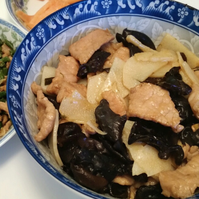 山药木耳炒肉片