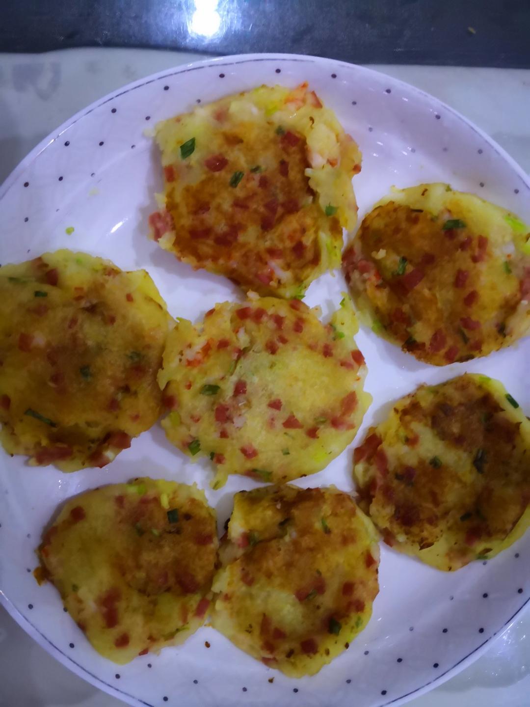 婴儿辅食之西兰花胡萝卜虾仁土豆饼