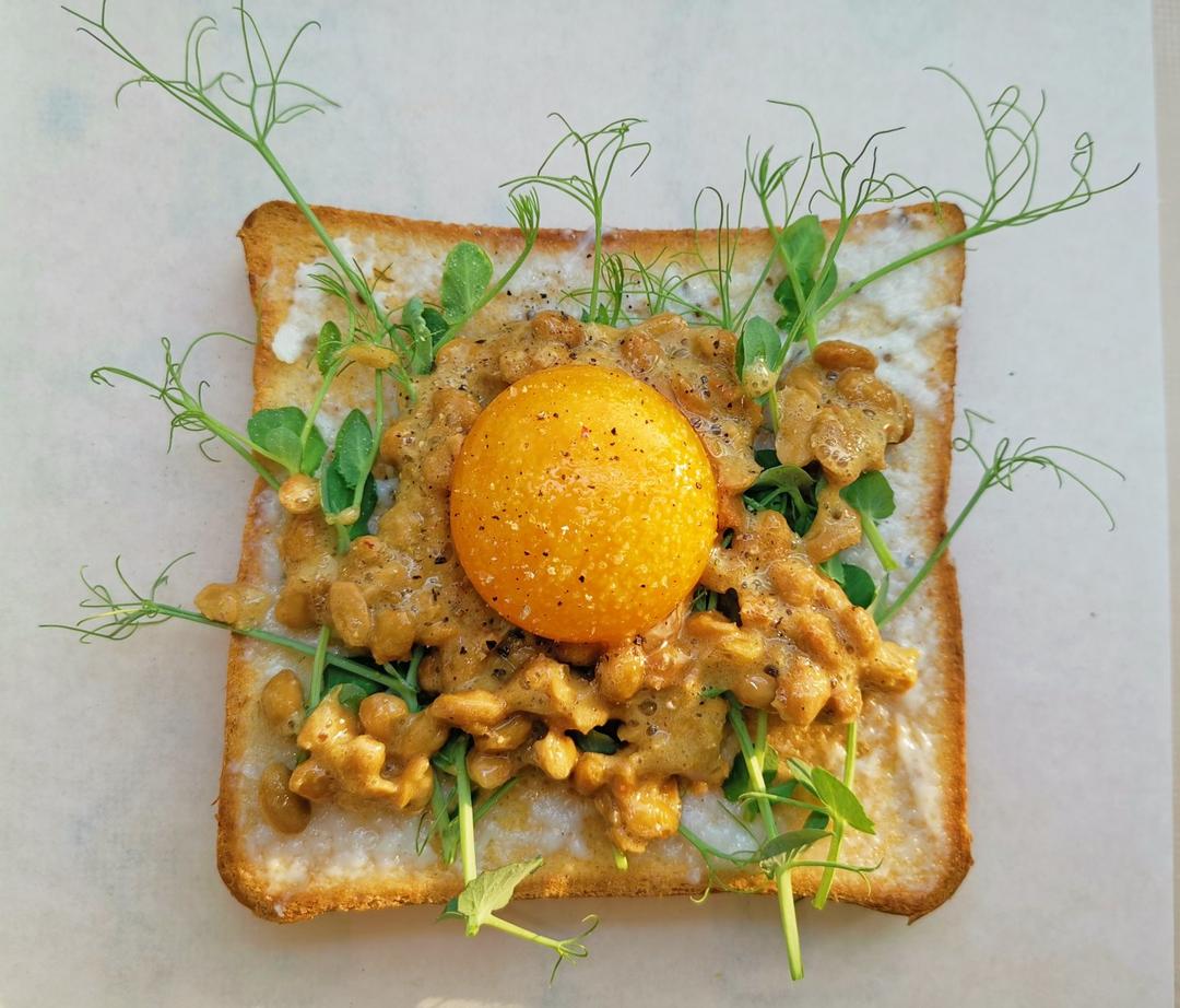 纳豆蛋黄贝果三明治