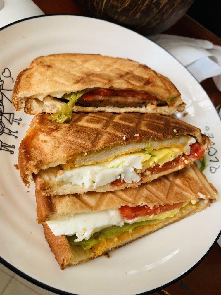 火腿芝士蛋三文治