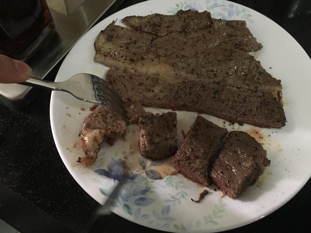 好吃到哭的煎牛排