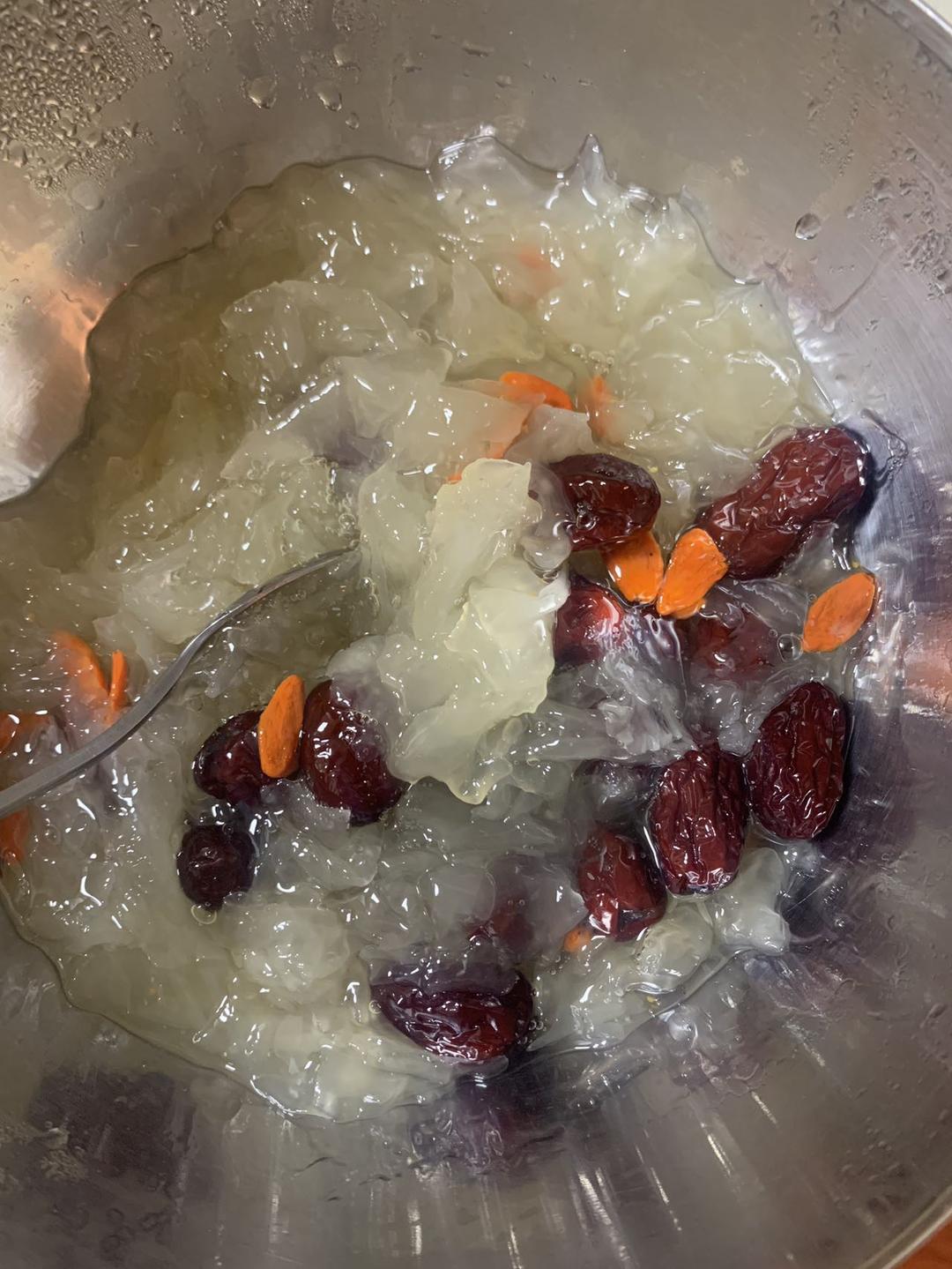 无敌好喝❗️快速熬出胶的银耳羹😋美容又养颜